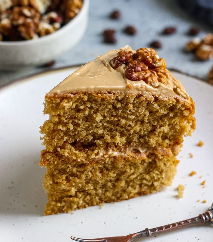 Rich Coffee Cake with Cashews
